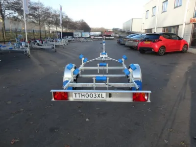 boottrailer op parkeerterrein