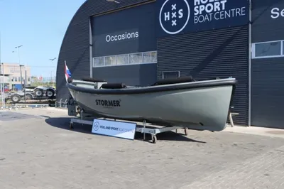 reddingsboot op trailer bij bootcentrum