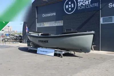 reddingsboot op trailer bij bootcentrum