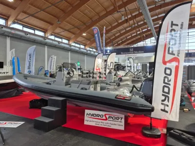 RIB-boot in botenbeurs