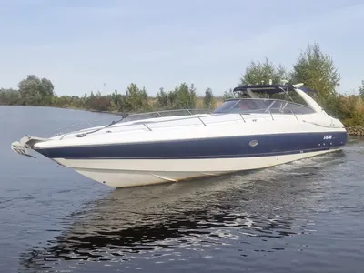 motorjacht op het water