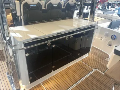 kuip met opbergkast en teakdek