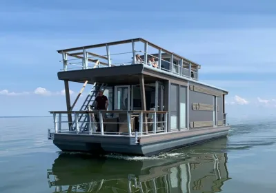 huisboot op rustig water