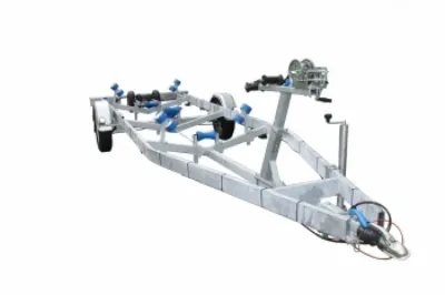 boottrailer op witte achtergrond