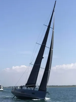 zeiljacht op open water