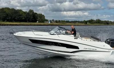 motorboot op open water