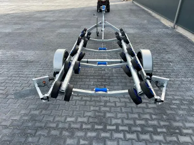 boottrailer op bestrating