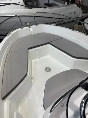 voorste cockpit met zitkussens