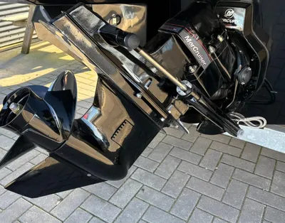 Close-up van sterndrive en schroef