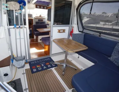 kuip en saloninterieur van de boot