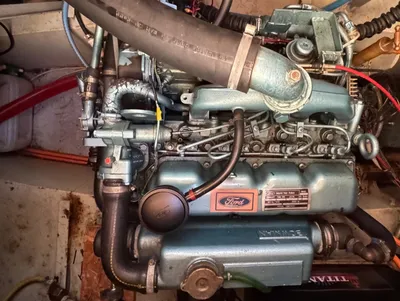 scheepsmotor in motorruimte