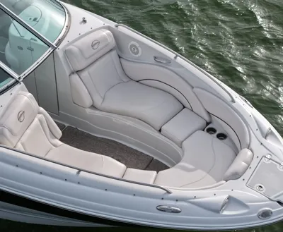 voorste zitgedeelte van een boot