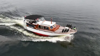 motorjacht op rustig water