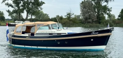 cabinsloep op water met kuiptent