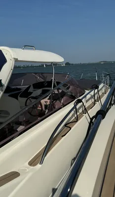 bovendek en kuip van motorjacht