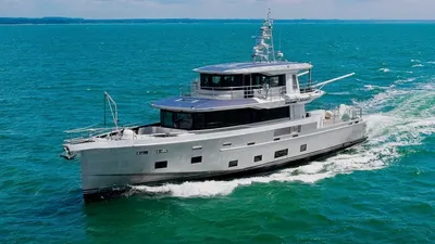 expeditiejacht op zee