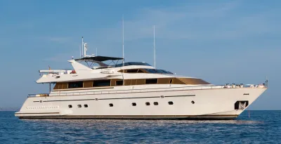 motorjacht op open water