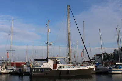 motorzeilschip in jachthaven
