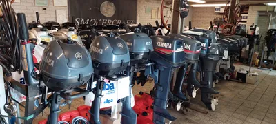 winkel met meerdere buitenboordmotoren