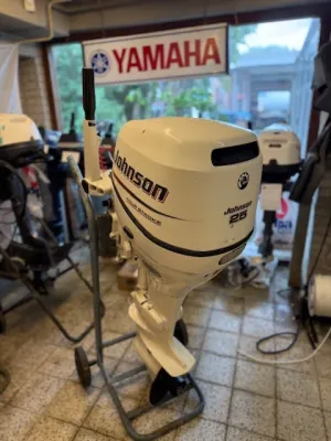 buitenboordmotor in winkel