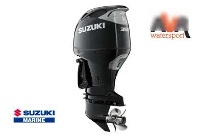 zwart buitenboordmotor op witte achtergrond