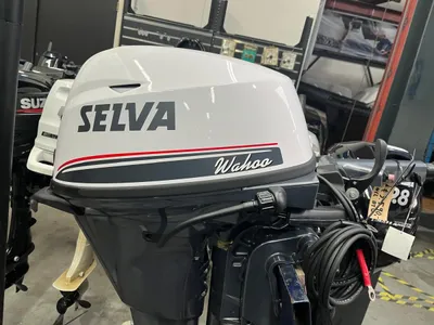 buitenboordmotor in werkplaats