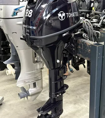 buitenboordmotor in magazijn