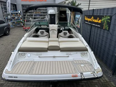 achterzijde en zwemplateau van een boot