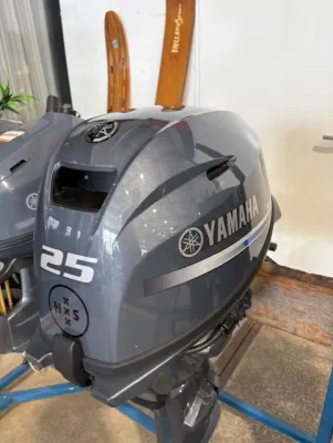 buitenboordmotor op binnenlocatie