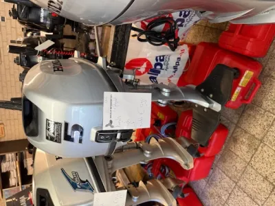 buitenboordmotor in winkelomgeving