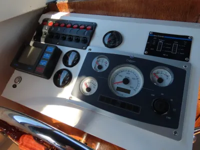 stuurstand met instrumenten en schakelaars