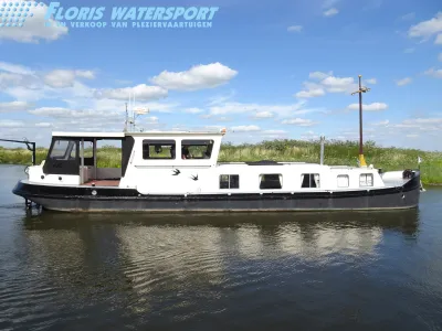 woonboot op het water