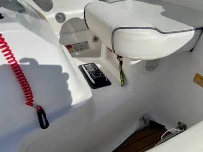 close-up van cockpitzitje en bediening