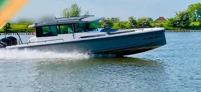 boot op het water in beweging