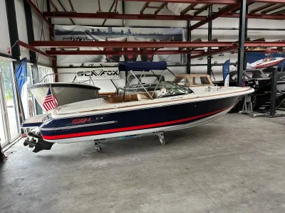 boot in binnenloods