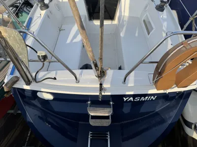 achterdek en zwemplateau van zeilboot