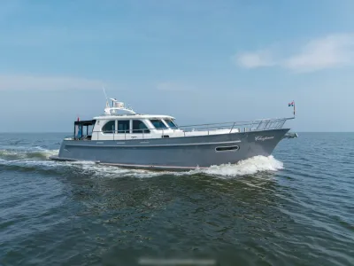 motorjacht op open water