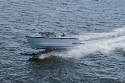 tender boot op open water