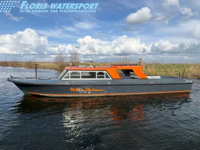 patrouilleboot in het water