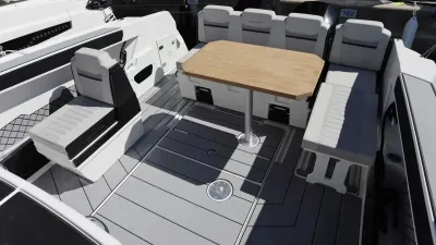 Kuip en zitgedeelte van boot