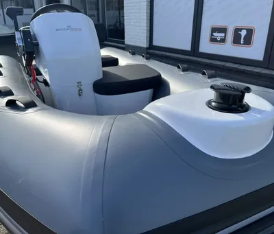 console en dek van een opblaasbare boot