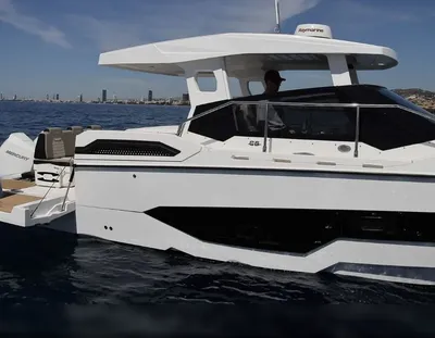 motorjacht op open water
