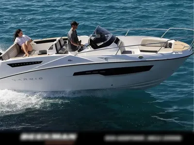 dagboot op open zee met twee personen