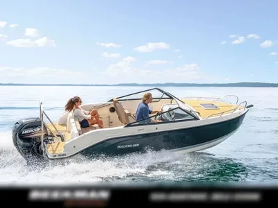 motorboot op rustig water
