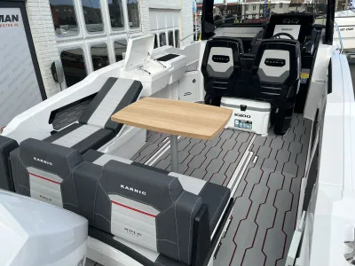 kuip en zitgedeelte van een motorboot