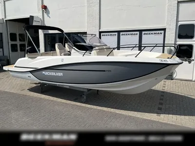 consoleboot op trailer bij dealer
