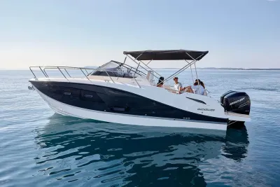 motorboot op kalm water