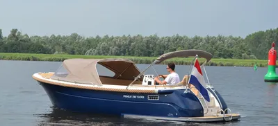 motorboot op rustig water