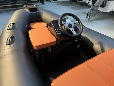 console en kussens van opblaasbare RIB