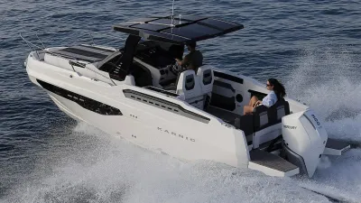 motorboot op open water